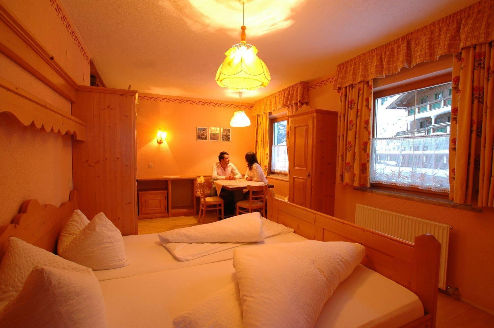 Landhaus Edelweiss Sankt Leonhard im Pitztal Exterior photo